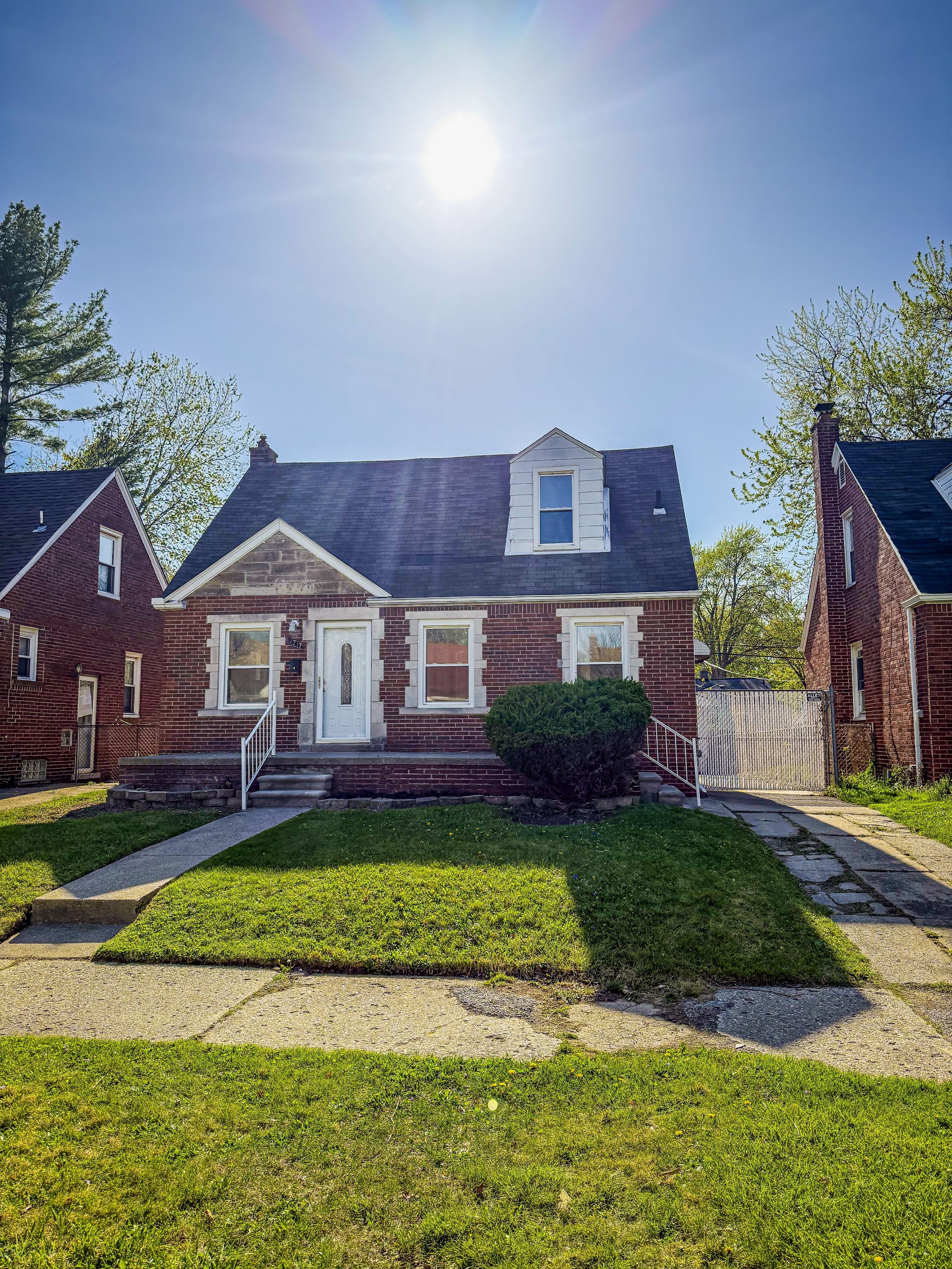 Property main image